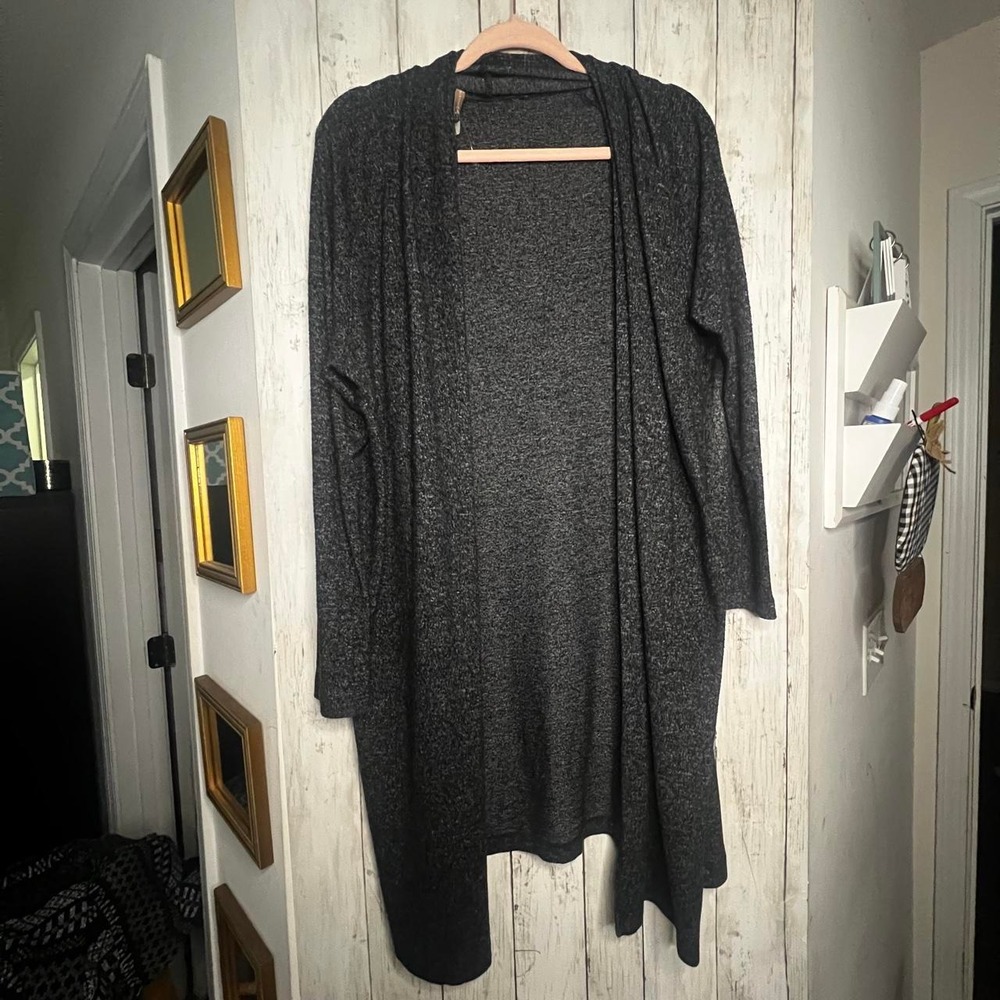 Black and grey soft surroundings open cardigan